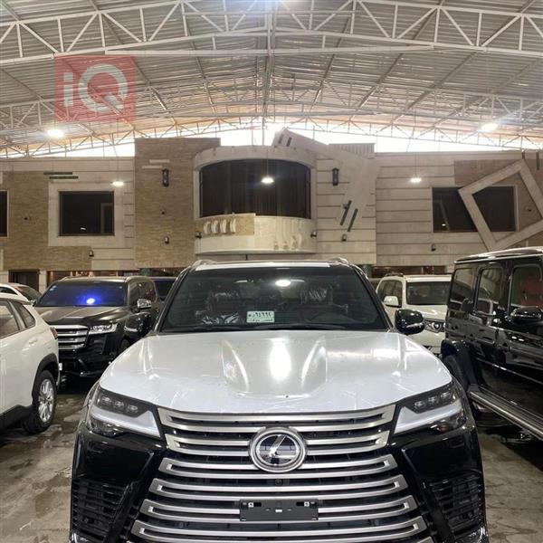 Lexus for sale in Iraq